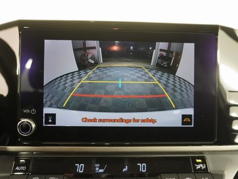 Used 2025 Toyota Camry LE image 28