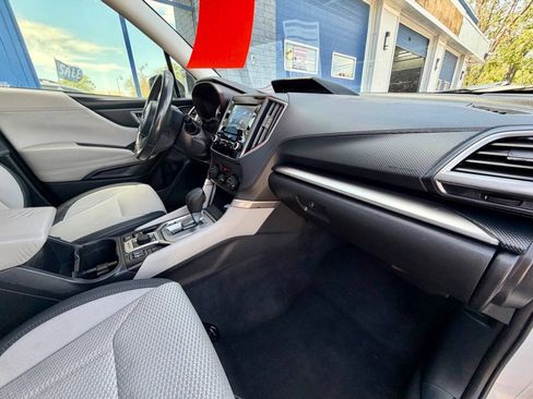 Used 2023 Subaru Forester Premium AWD/4WD image 29