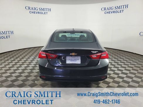 Used 2018 Chevrolet Malibu LT FWD image 4