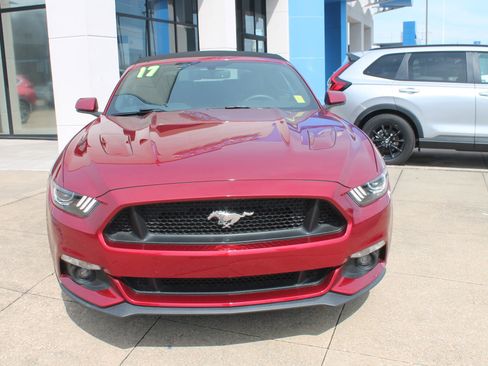Used 2017 Ford Mustang GT Premium w/ Equipment Group 401A image 2