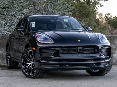 New 2026 Porsche Macan AWD/4WD image 6