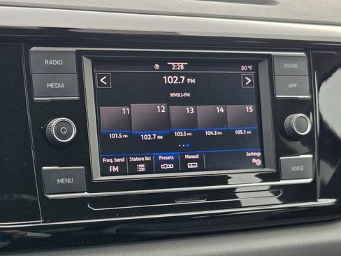 Certified 2023 Volkswagen Taos S FWD image 17