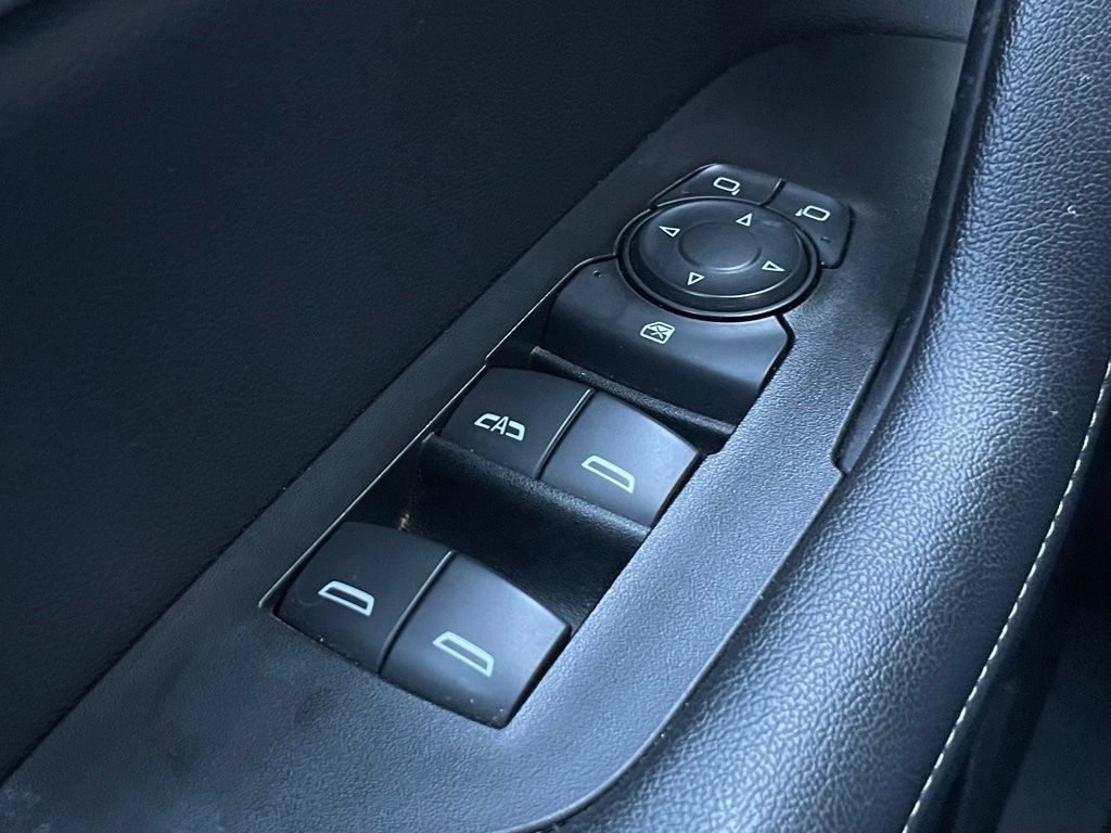 Used 2025 Chevrolet Blazer LT AWD/4WD image 12