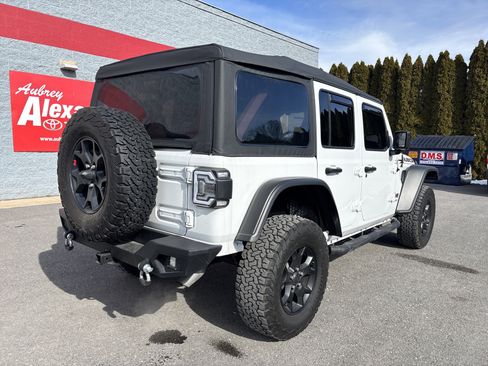 Used 2022 Jeep Wrangler Unlimited Rubicon w/ Cold Weather Group image 3