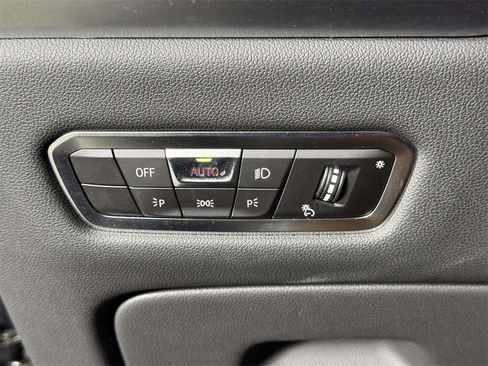 Used 2023 BMW X7 xDrive40i w/ Parking Assistance Package image 19