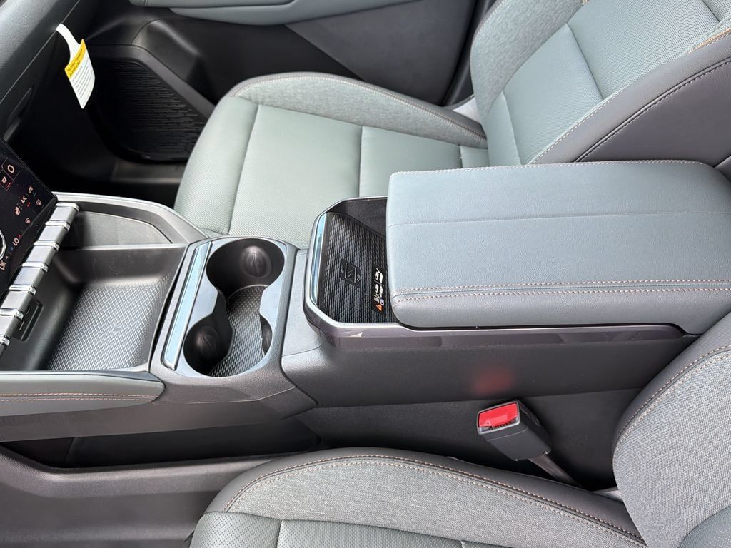 New 2027 GMC Terrain AT4 w/ Technology Package II AWD/4WD image 21