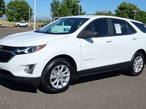 Used 2020 Chevrolet Equinox LS FWD image 4