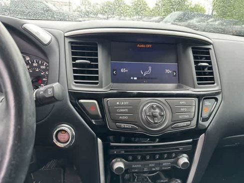 Used 2020 Nissan Pathfinder SV FWD image 7