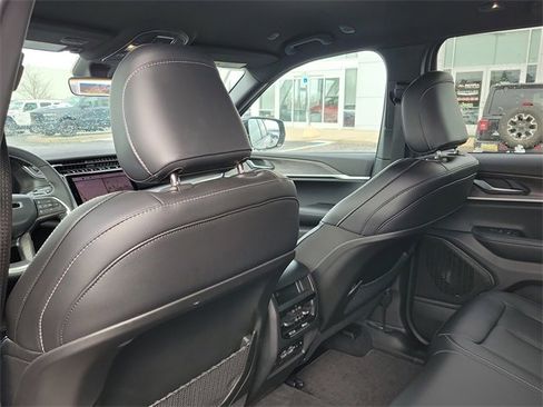 New 2025 Jeep Grand Cherokee Limited w/ Trailer Tow Package image 24