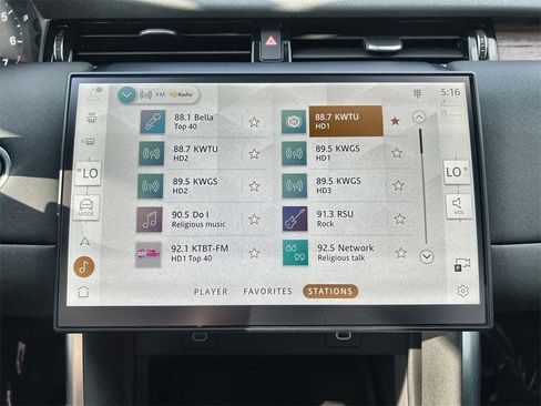 Used 2025 Land Rover Discovery Sport S image 23