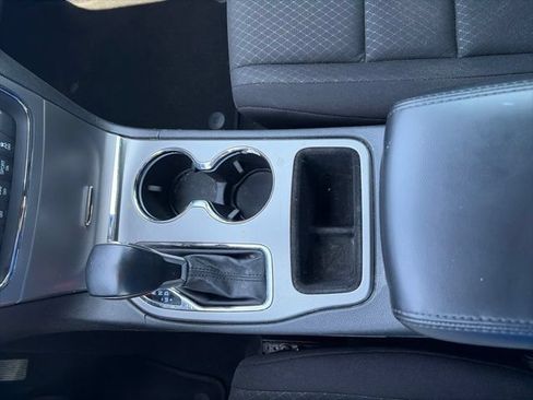 Used 2021 Jeep Grand Cherokee Laredo RWD image 24