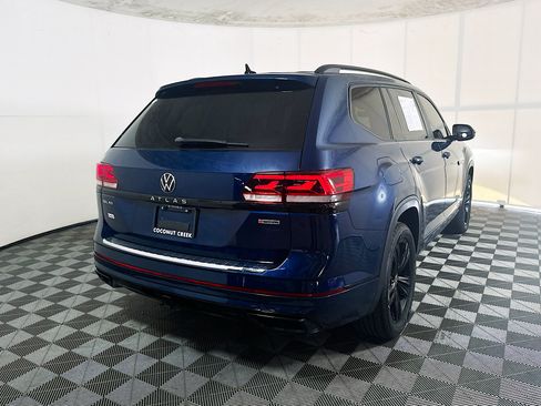 Used 2022 Volkswagen Atlas SEL R-Line AWD/4WD image 3