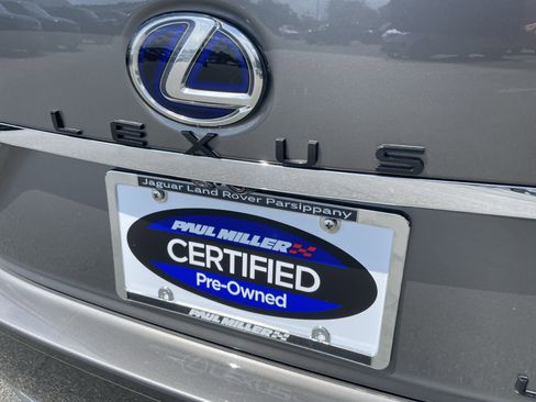 Used 2022 Lexus LS 500h AWD w/ Luxury Package image 41