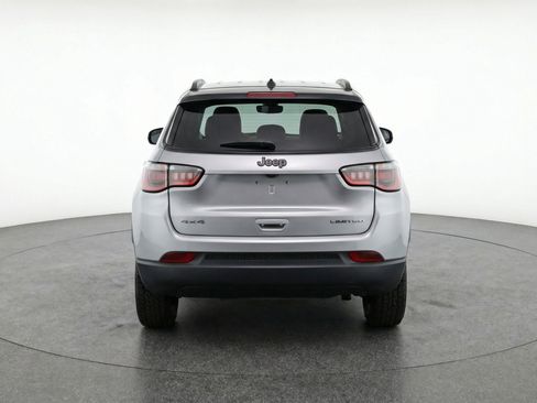 Used 2025 Jeep Compass Trailhawk AWD/4WD image 7