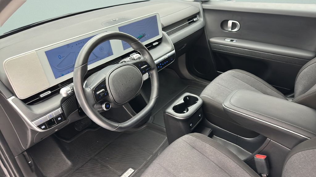 Used 2024 Hyundai Ioniq 5 SE AWD/4WD image 11