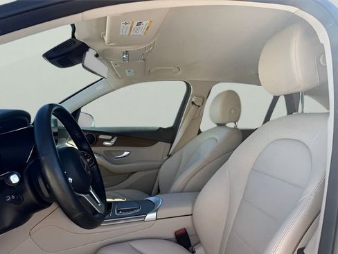 Used 2022 Mercedes-Benz GLC 300 4MATIC w/ Multimedia Package Lite image 15