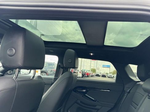 Used 2024 Land Rover Range Rover Evoque S AWD/4WD image 11
