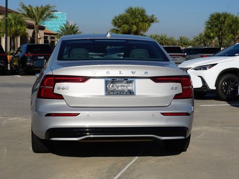 Used 2023 Volvo S60 B5 Plus w/ Climate Package image 6