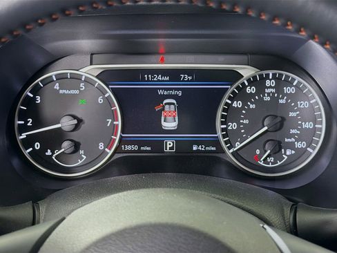 Used 2025 Nissan Sentra SR w/ SR Premium Package image 14