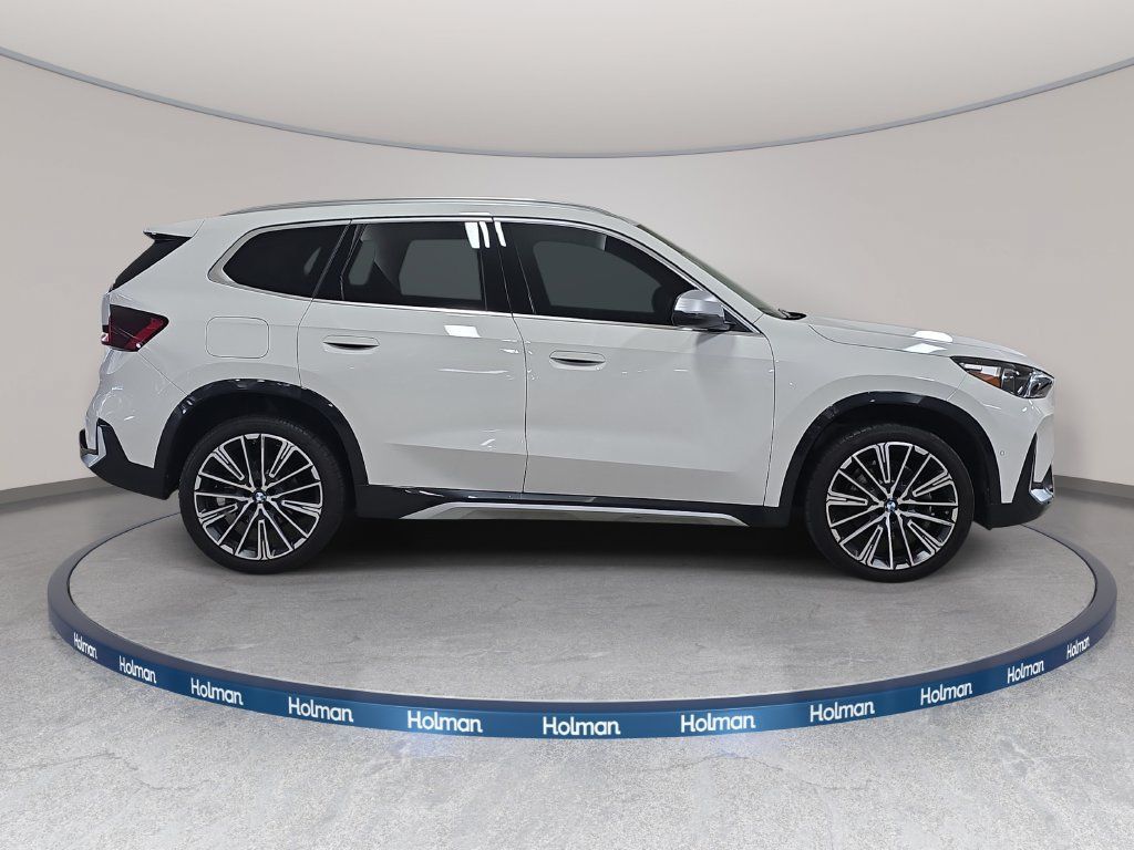 Certified 2024 BMW X1 xDrive28i w/ Premium Package AWD/4WD image 4