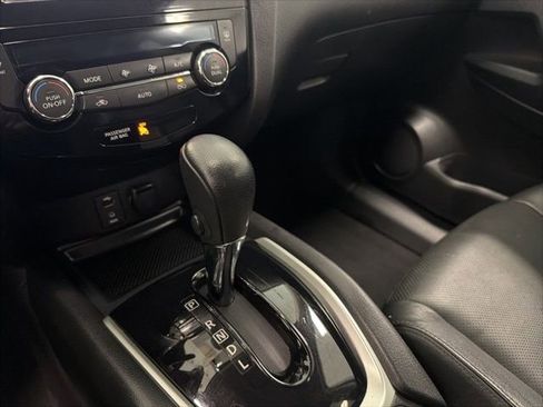 Used 2014 Nissan Rogue SL image 25