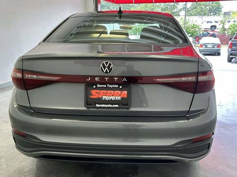 Used 2025 Volkswagen Jetta Sport FWD image 4