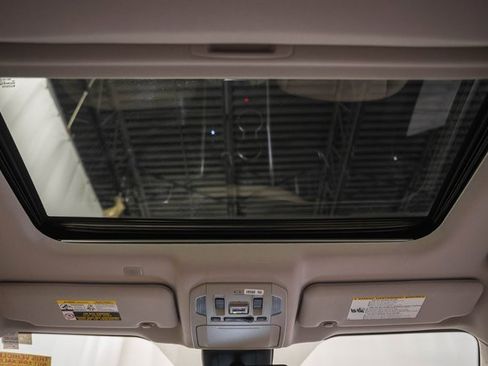 Used 2022 Toyota Highlander XLE image 30