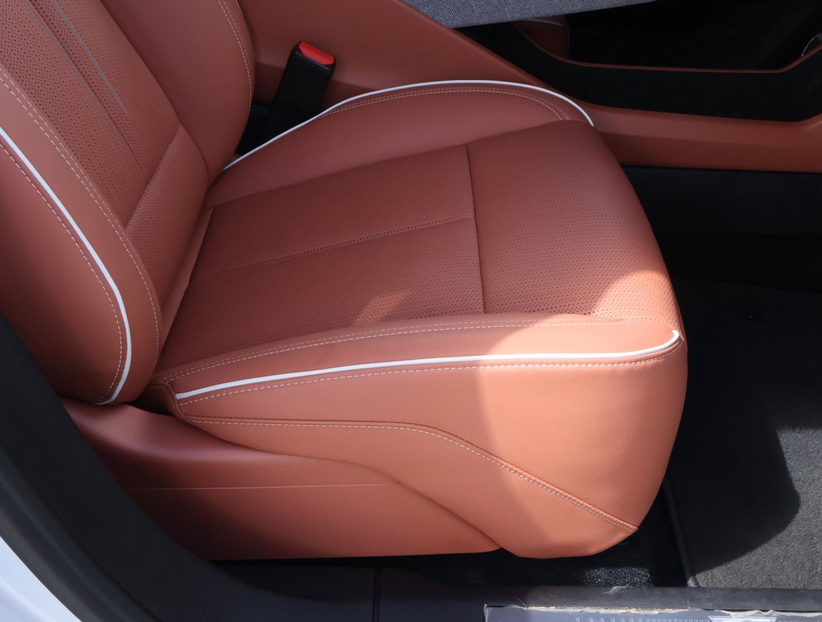 Certified 2025 Cadillac Optiq Sport 2 AWD/4WD image 20
