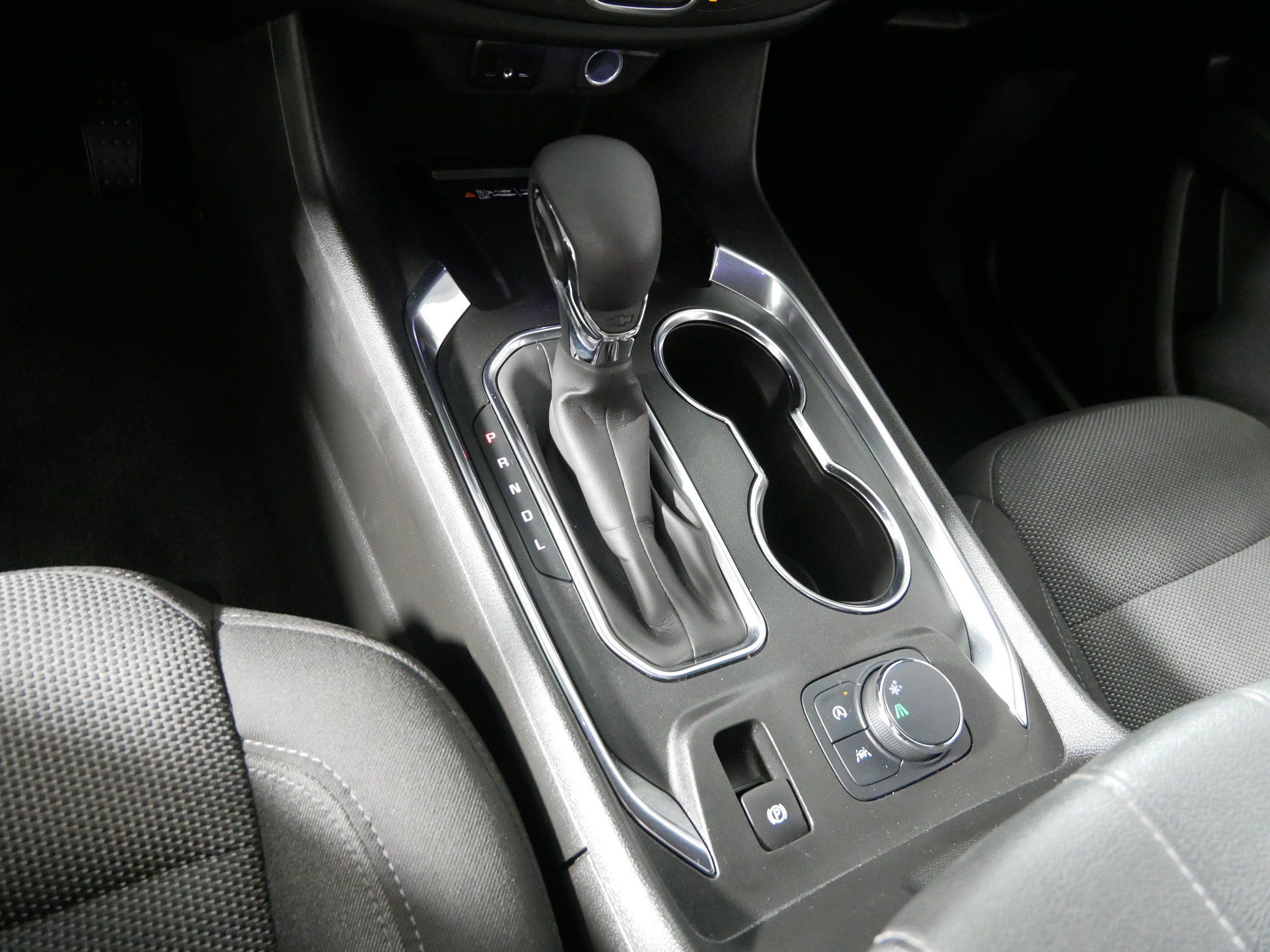 Used 2023 Chevrolet Traverse LT FWD image 24