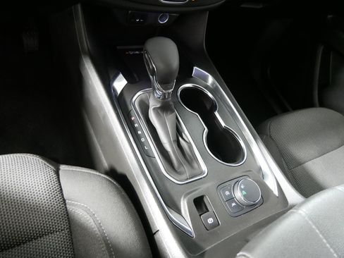 Used 2023 Chevrolet Traverse LT FWD image 24