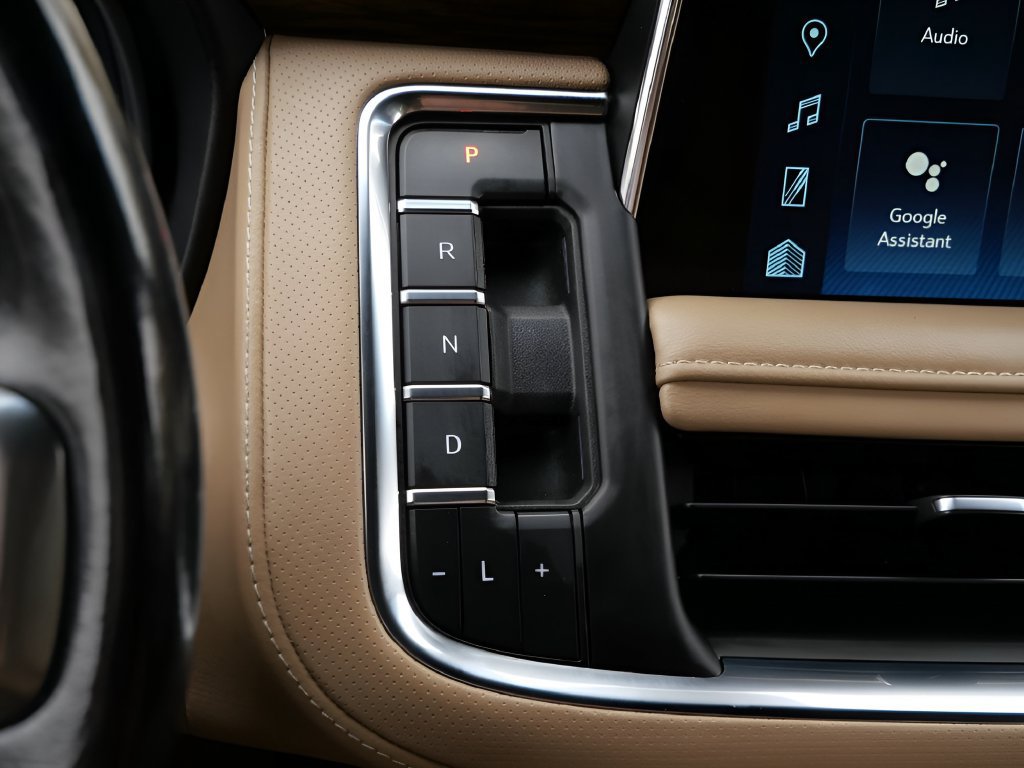 Used 2022 Chevrolet Suburban Premier AWD/4WD image 35
