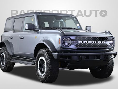 Used 2024 Ford Bronco Badlands AWD/4WD image 3