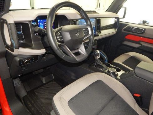 Used 2023 Ford Bronco Wildtrak image 15