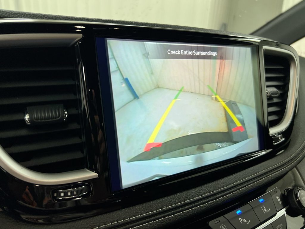 New 2027 Chrysler Pacifica Select w/ Family Tech Group AWD/4WD image 16
