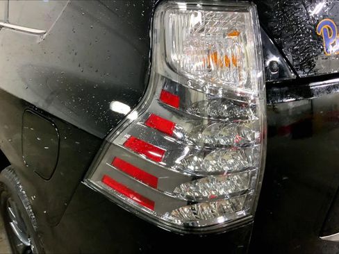 Used 2023 Lexus GX 460 Premium image 28