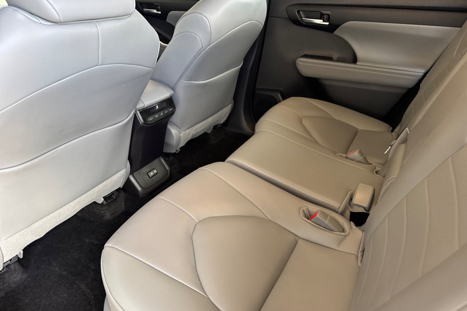 Certified 2026 Toyota Highlander XLE AWD/4WD image 27