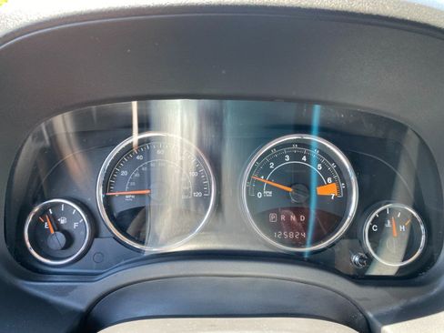 Used 2017 Jeep Compass Latitude FWD image 14
