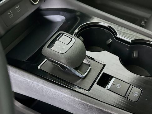 Used 2025 Nissan Rogue SV w/ SV Premium Package image 24