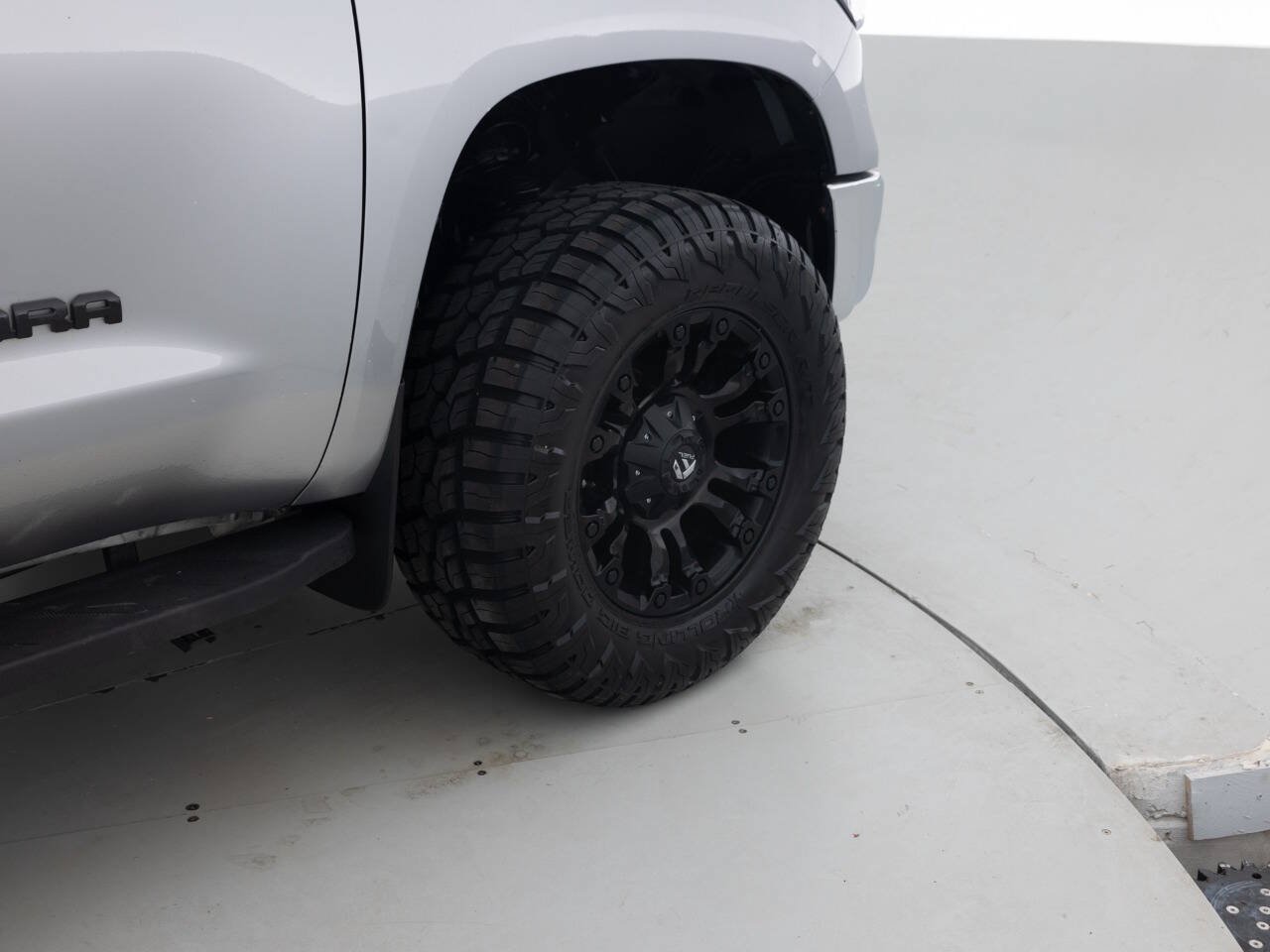 Used 2015 Toyota Tundra SR5 w/ SR5 Upgrade Package RWD image 19