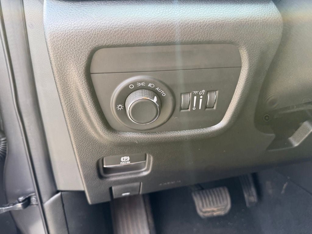 New 2026 Jeep Grand Cherokee Altitude AWD/4WD image 10