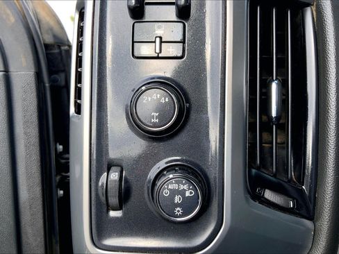 Used 2017 Chevrolet Silverado 2500 LTZ w/ Midnight Edition image 32