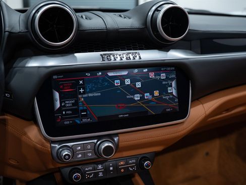 Used 2020 Ferrari Portofino image 58