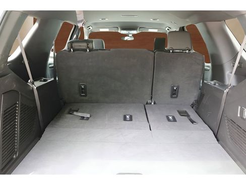 Used 2025 Chevrolet Tahoe LT AWD/4WD image 17