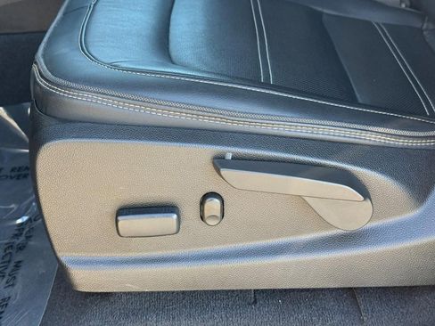 Used 2019 GMC Canyon Denali image 20