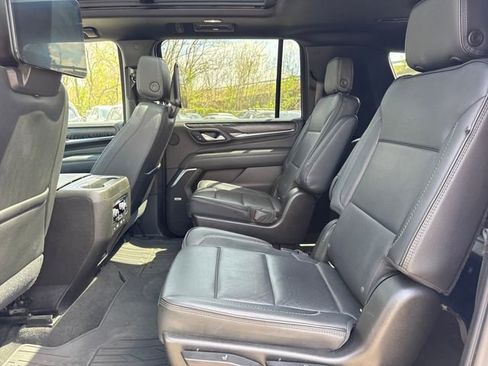 Used 2021 GMC Yukon XL Denali w/ Advanced Technology Package image 11