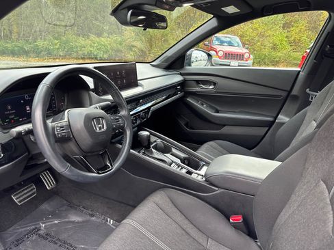 Used 2023 Honda Accord Sport image 13