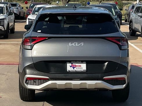 Used 2025 Kia Sportage LX FWD image 5