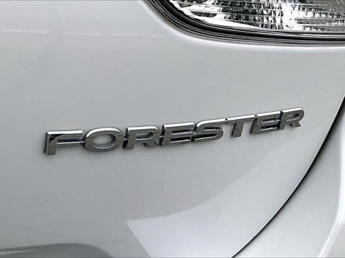 Used 2020 Subaru Forester Premium image 9