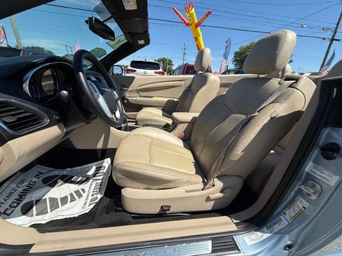 Used 2012 Chrysler 200 Limited FWD image 7