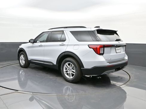 New 2025 Ford Explorer Active w/ Active Comfort Package image 5